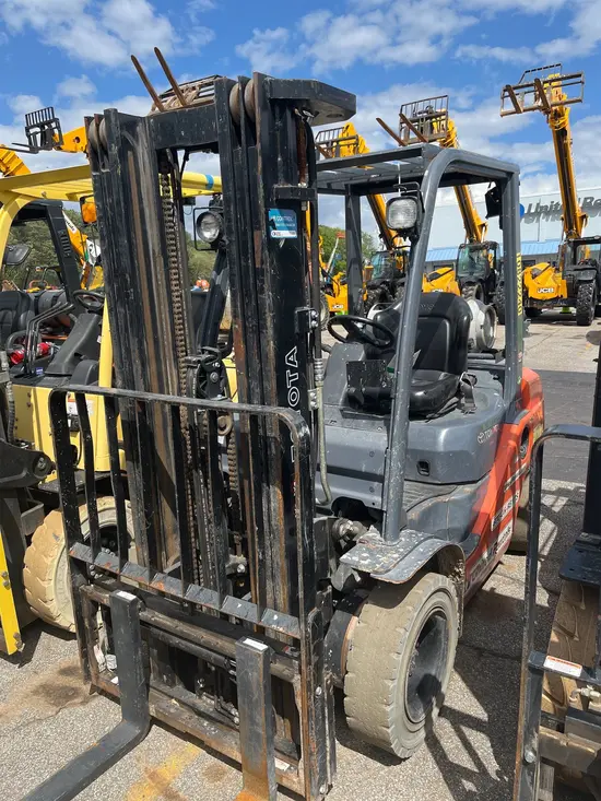 2018 Toyota 8FGU25 Warehouse Forklift