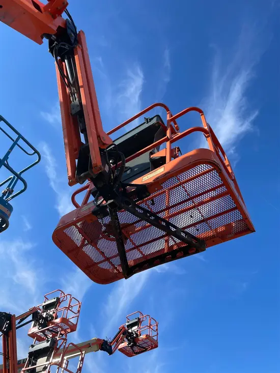 2016 JLG E450AJ Articulating Boom Lift