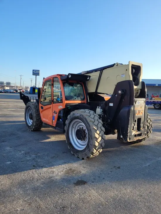 2016 JLG 1055 Forklift