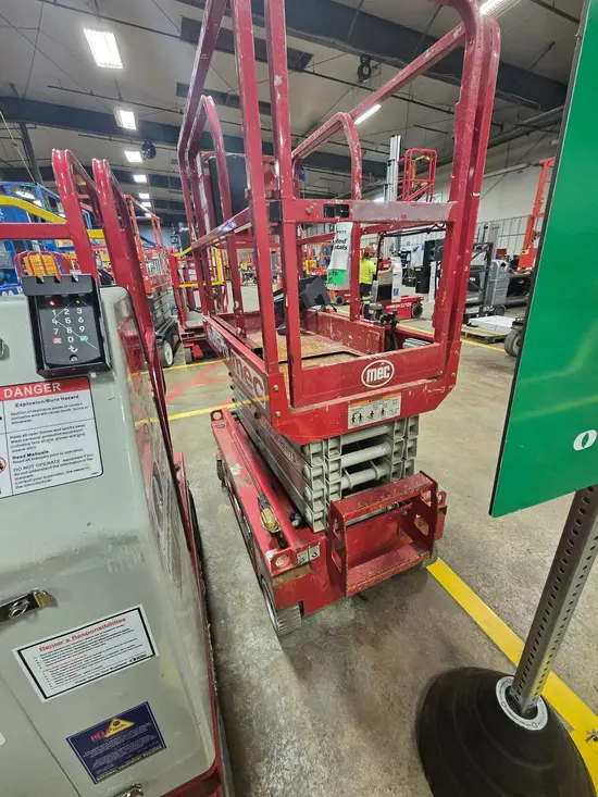 2018 MEC MICRO 19 Scissor Lift