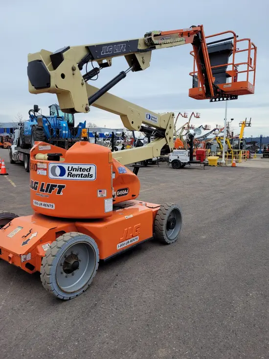 2014 JLG E450AJ Articulating Boom Lift