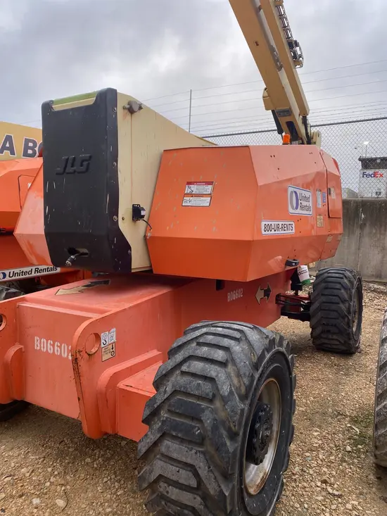 2013 JLG 800A Articulating Boom Lift