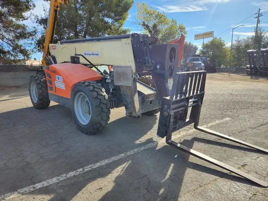 2016 JLG 1055 Forklift