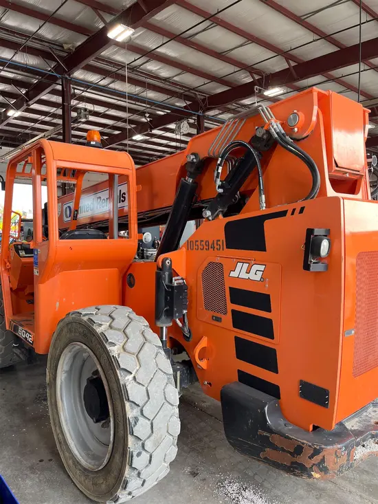 2017 SKYTRAK 6042 Forklift