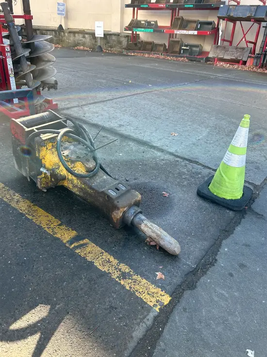 2017 Atlas Copco SB 452 Attachment