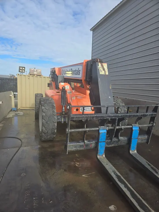 2016 SKYTRAK 6042 Forklift