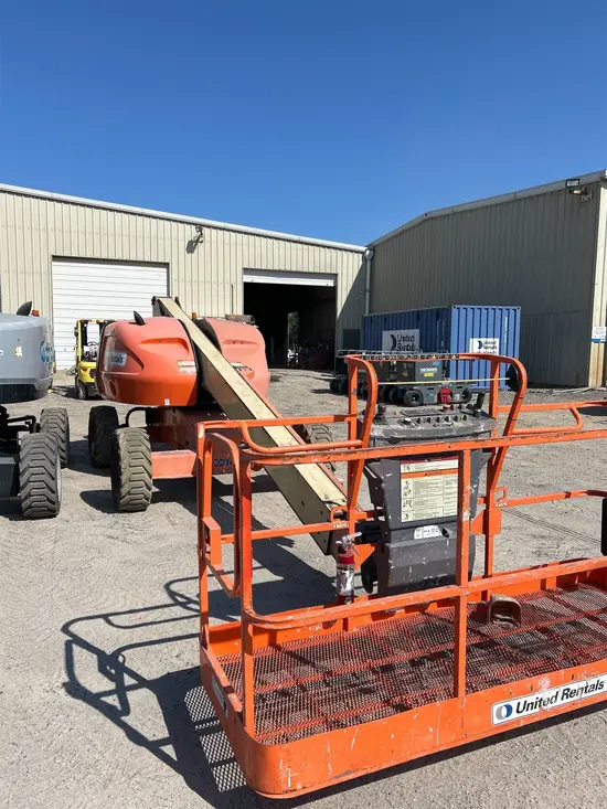 2013 JLG 400S Boom Lift