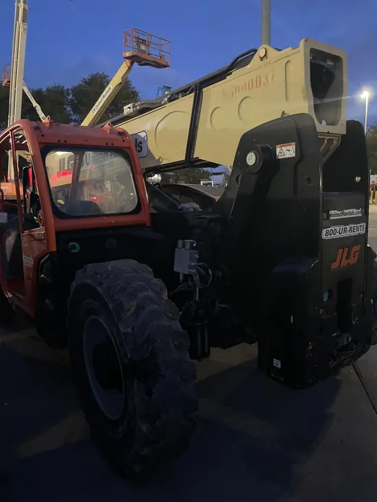 2017 JLG 943 Forklift
