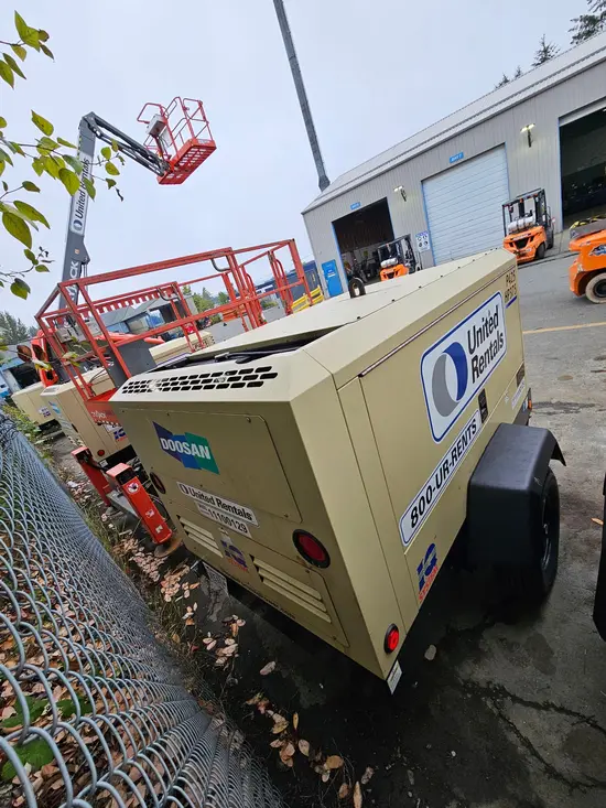 2020 Doosan P425/HP375EXT4I Air Compressor