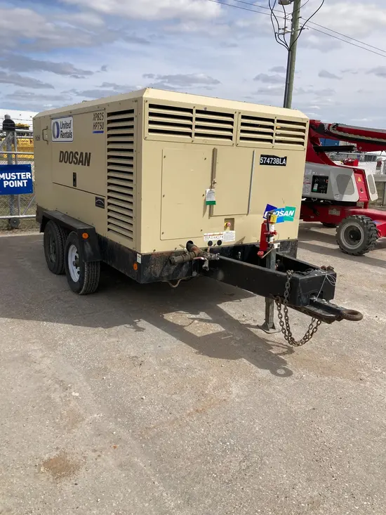 2018 Doosan XP825/HP750WCU Air Compressor
