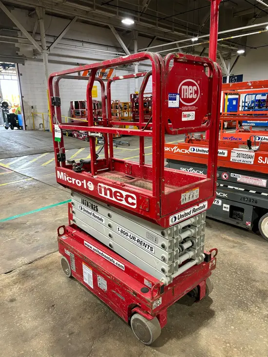 2018 MEC MICRO 19 Scissor Lift