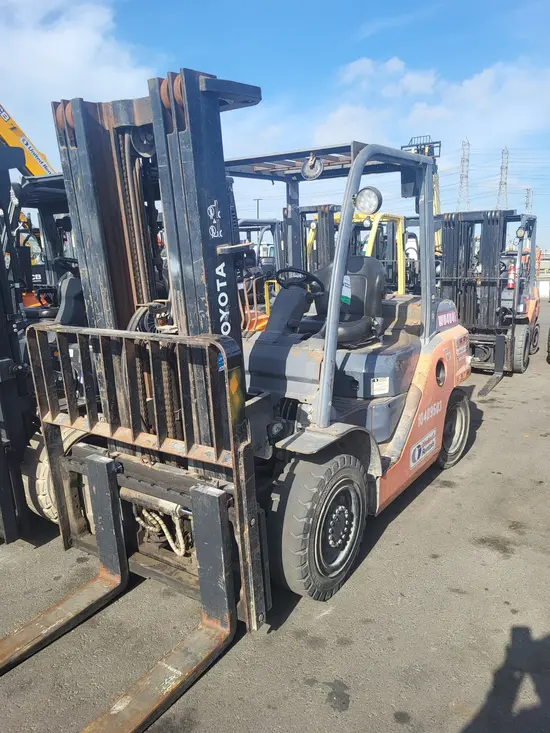 2015 Toyota 8FD35U Warehouse Forklift