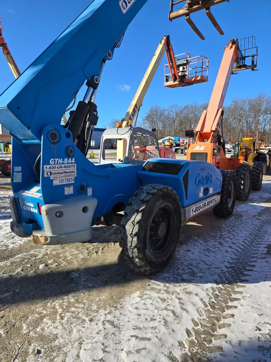 2013 Genie GTH-844 Forklift
