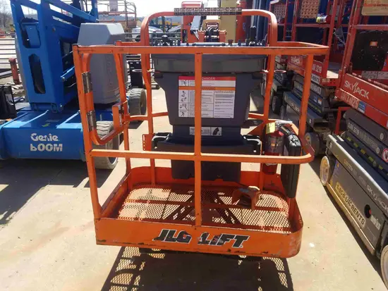2013 JLG E300AJP Articulating Boom Lift