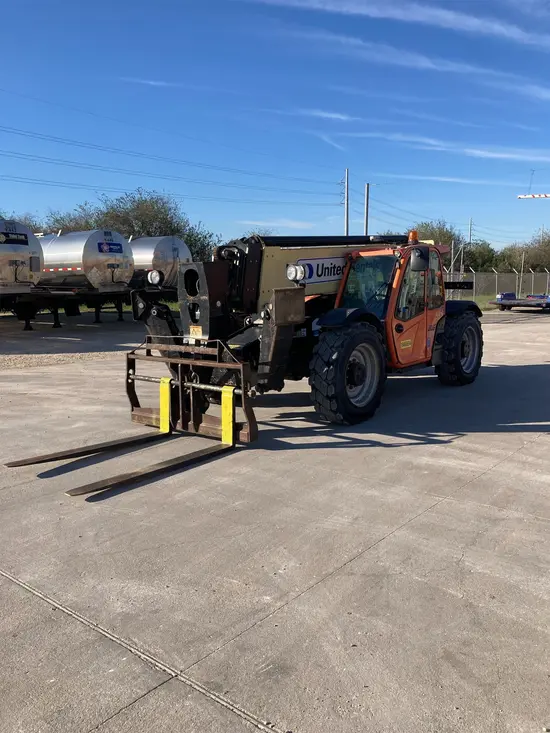 2016 JLG 1055 Forklift