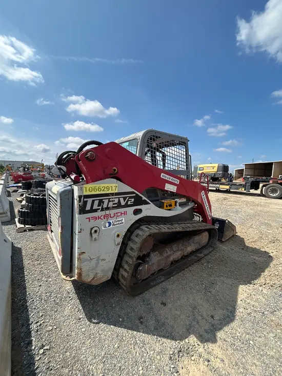 2017 Takeuchi TL12V2-R Track Loader
