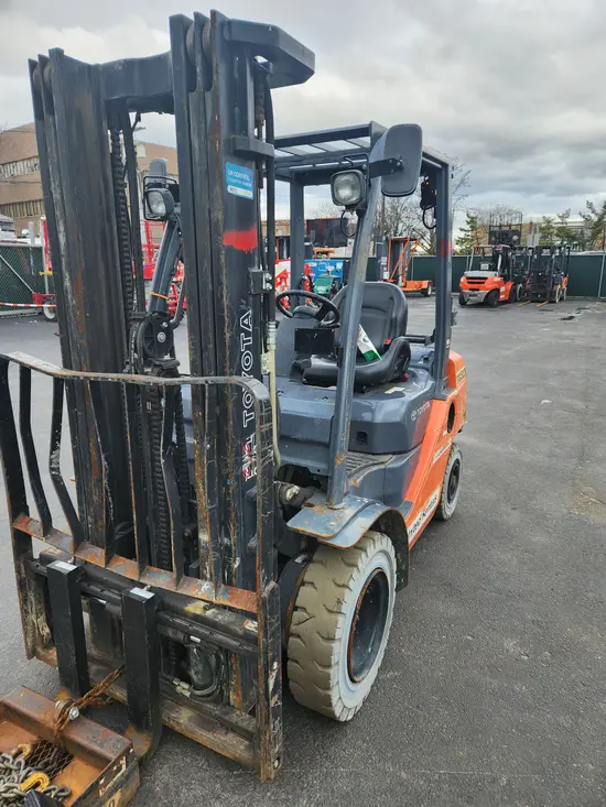 2018 Toyota 8FGU25 Warehouse Forklift