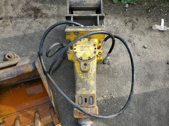 2017 Atlas Copco SB 452 Attachment