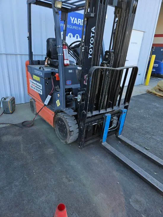 2017 Toyota 8FBCU25 Warehouse Forklift