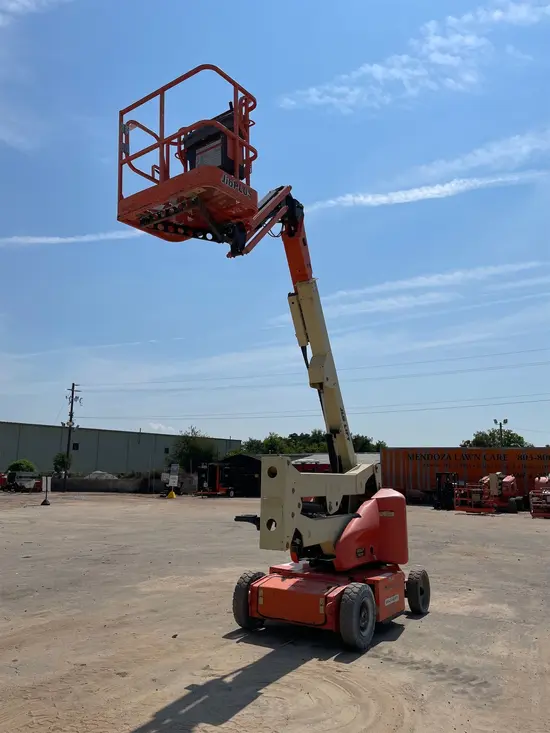 2015 JLG E400AJPN Articulating Boom Lift
