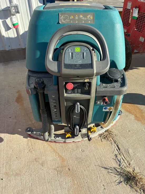 2019 Tennant T600-28 Scrubber
