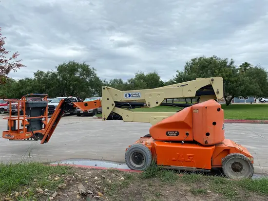 2013 JLG E400AJPN Articulating Boom Lift