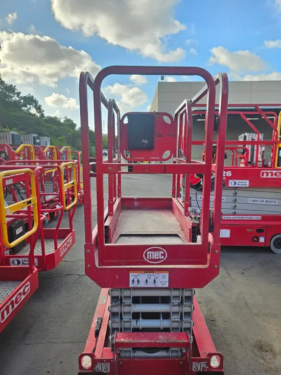 2018 MEC MICRO 19 Scissor Lift
