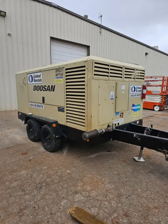 2017 Doosan XP825/HP750WCU Air Compressor