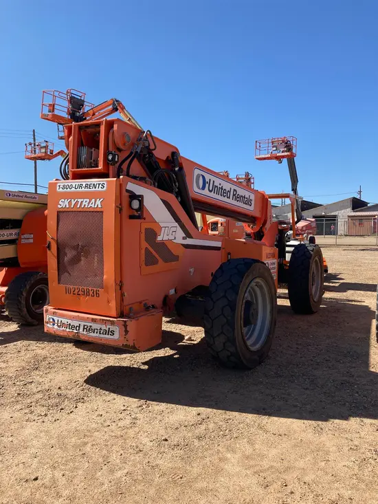 2014 SKYTRAK 8042 Forklift