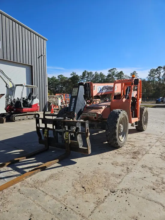 2016 SKYTRAK 8042 Forklift