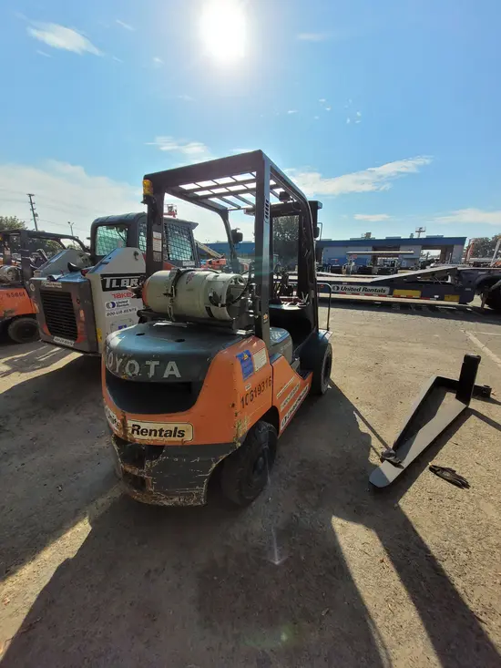 2017 Toyota 8FGU25 Warehouse Forklift