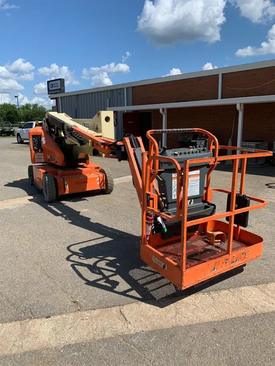 2014 JLG E400AJPN Articulating Boom Lift