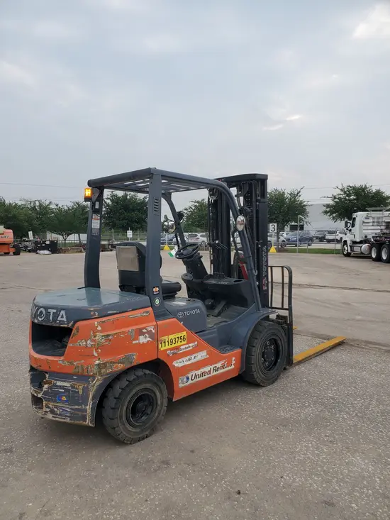 2021 Toyota 8FDU30 Warehouse Forklift