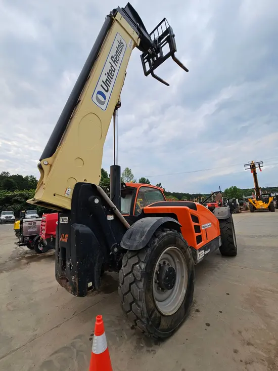2016 JLG 1055 Forklift