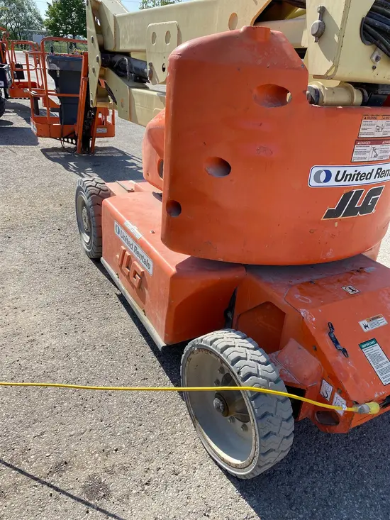 2012 JLG E400AJPN Articulating Boom Lift