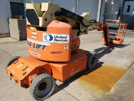 2012 JLG E400AJPN Articulating Boom Lift
