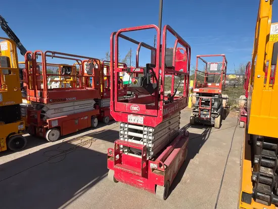 2018 MEC MICRO 19 Scissor Lift
