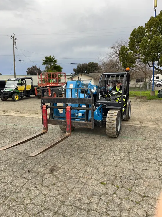 2017 Genie GTH-5519 Forklift