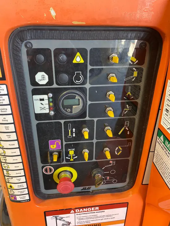 2013 JLG E450AJ Articulating Boom Lift