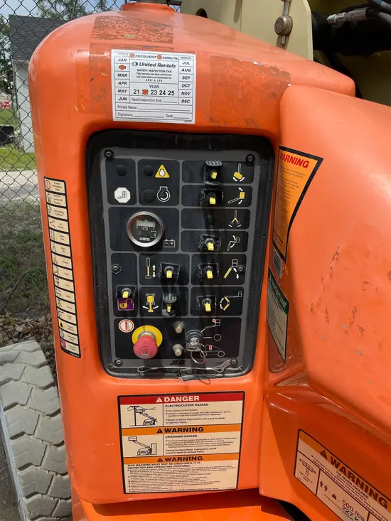 2014 JLG E450AJ Articulating Boom Lift
