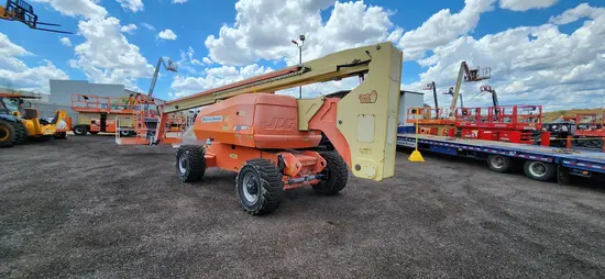 2013 JLG 800A Articulating Boom Lift