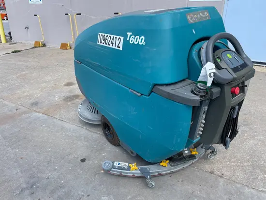 2019 Tennant M-T600E Scrubber