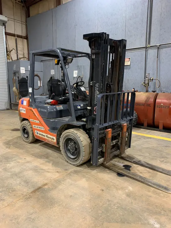 2018 Toyota 8FDU30 Warehouse Forklift