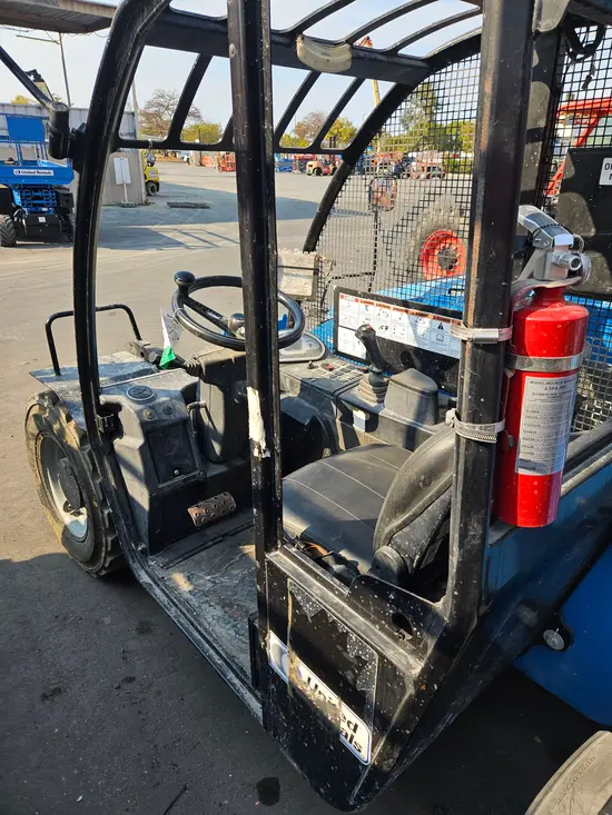2017 Genie GTH-5519 Forklift