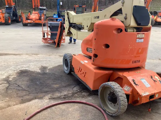 2013 JLG E400AJPN Articulating Boom Lift