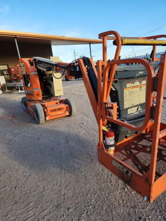 2017 JLG E300AJP Articulating Boom Lift