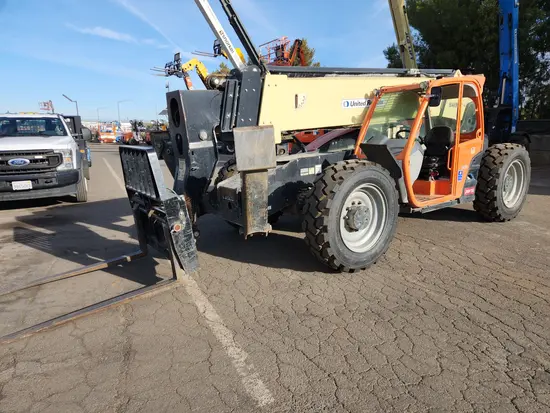2016 JLG 1055 Forklift