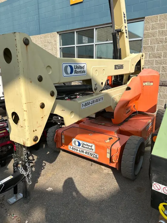 2014 JLG E450AJ Articulating Boom Lift
