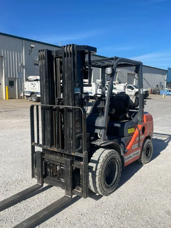 2018 Toyota 8FGU30 Warehouse Forklift