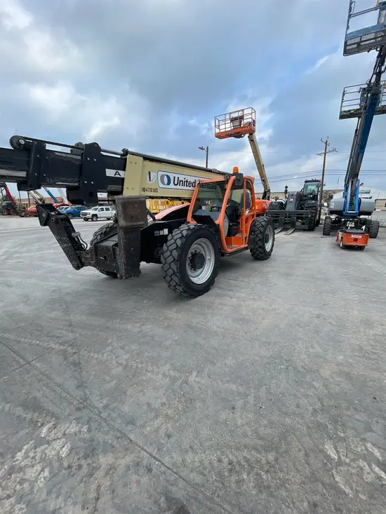 2016 JLG 1055 Forklift